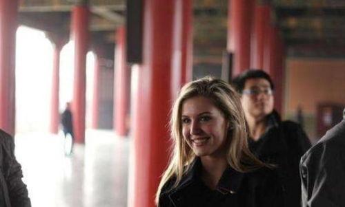 外国人看鸣潮最新爆料,外国人视角下的游戏魅力揭秘